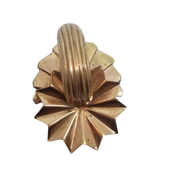 1930s ART DECO FLUTED DESIGN ROSE GOLDTONE STATEMENT BROOCH - Picture 1 of 5